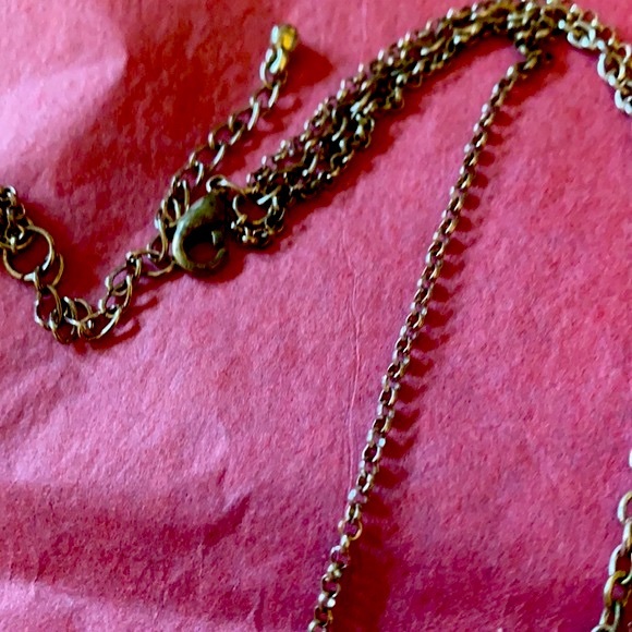 MULTI LAYER QUILTED CHAIN WITH CHARMS NECKLACE - Picture 3 of 5